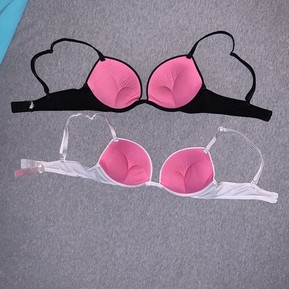 32A push up bras - 1 black, 1 white - Picture 2 of 4